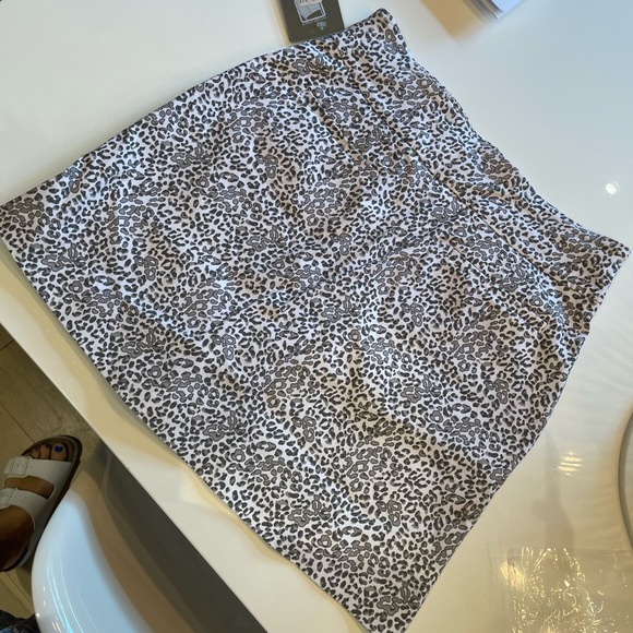 Swing control Golf Skort Leopard Print - Picture 6 of 7